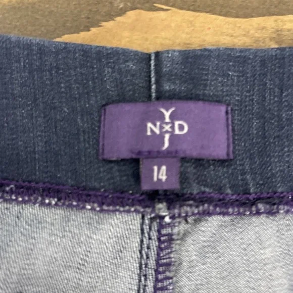 NYDJ Pull On Ankle Jeans Straight Leg Womens Size 14 Dark Wash Minimalist - Picture 5 of 11